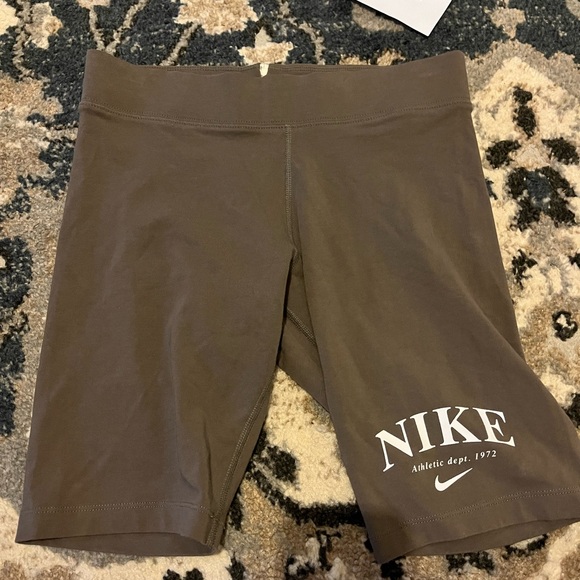 Nike yoga brown bike short - Picture 4 of 5